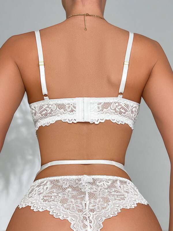 Dantelli Taşlı Kalpli Fantezi Elbise